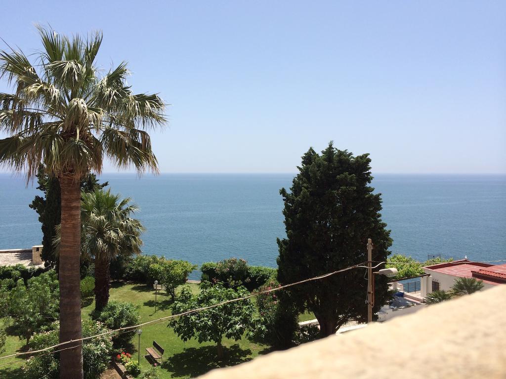 Guarinelli 88 Bed and Breakfast Gaeta Rum bild