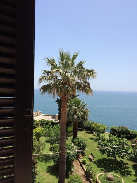 Guarinelli 88 Bed and Breakfast Gaeta Rum bild